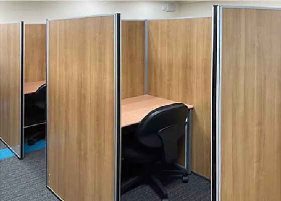 集中できる個室自習室を完備